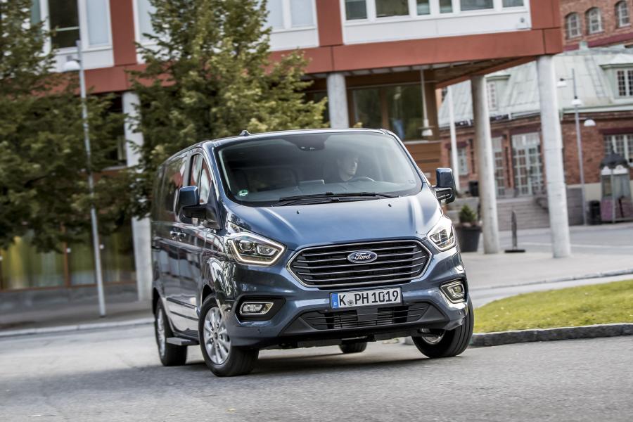  Ford Tourneo Custom PHEV 2019 года  (WW) (фото 13 из 39)